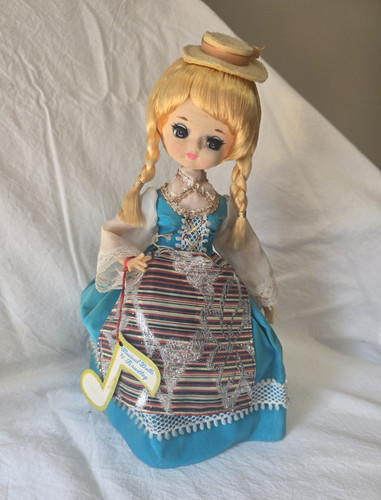 Bradley musical dolls girl - musical,